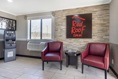 Photo 4 - Red Roof Inn Suffolk