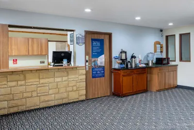 Photo 4 - Super 8 by Wyndham Livingston Yellowstone
