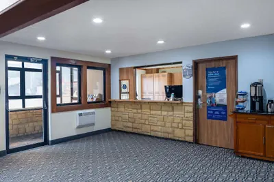 Photo 3 - Super 8 by Wyndham Livingston Yellowstone