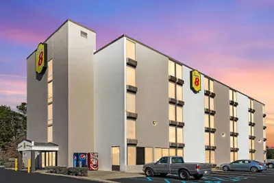 Photo 2 - Super 8 by Wyndham Myrtle Beach/Market Common Area