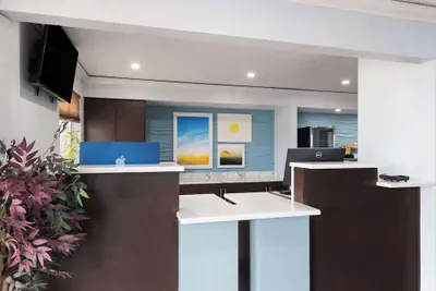 Photo 3 - Days Inn by Wyndham Miami
