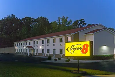 Photo 2 - Super 8 by Wyndham Radcliff Ft. Knox Area