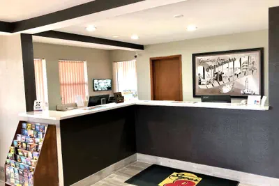 Photo 2 - Super 8 by Wyndham Natchitoches