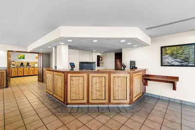 Photo 4 - Quality Inn And Suites Dollywood
