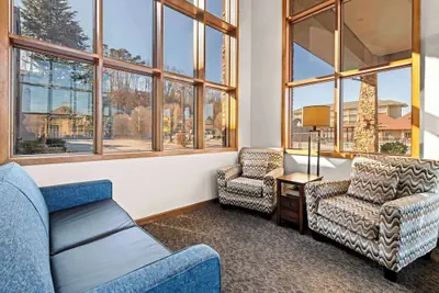 Photo 5 - Quality Inn And Suites Dollywood