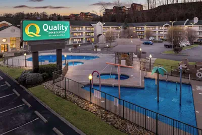 Photo 2 - Quality Inn And Suites Dollywood