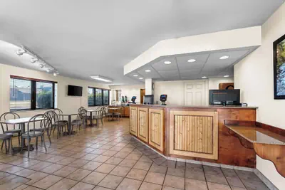 Photo 3 - Quality Inn And Suites Dollywood
