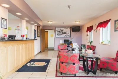 Photo 3 - Super 8 by Wyndham Grants