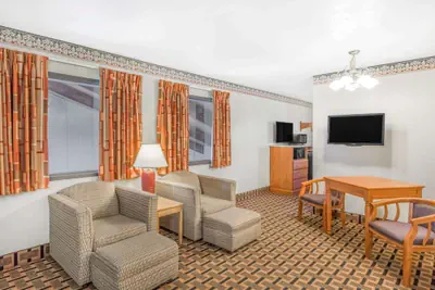Photo 5 - Super 8 by Wyndham Grants Pass
