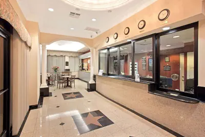 Photo 3 - Super 8 by Wyndham Hollywood/LA Area