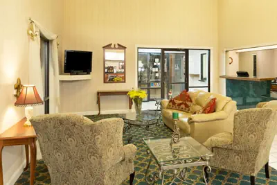 Photo 3 - Super 8 by Wyndham Covington