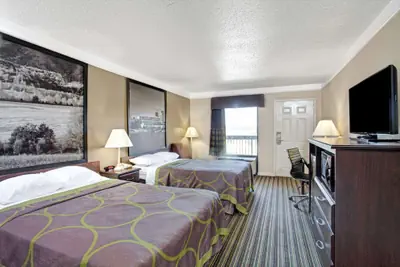Photo 3 - Super 8 by Wyndham Knoxville East