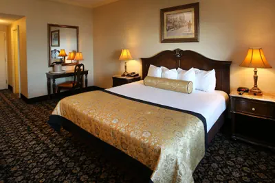 Photo 3 - The Claridge Hotel