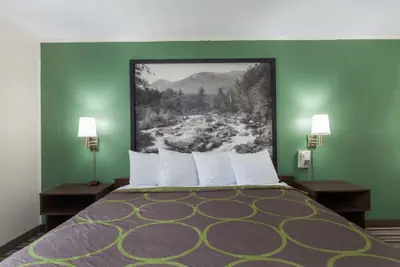 Photo 4 - Syracuse Inn
