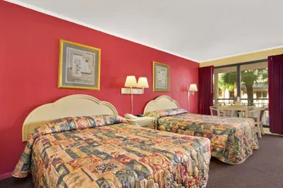 Photo 3 - Royal Palace Inn & Suites