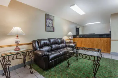 Photo 2 - Super 8 by Wyndham Carrollton