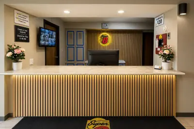 Photo 2 - Super 8 by Wyndham Warrenton