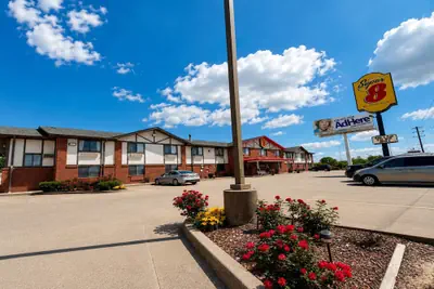Photo 2 - Super 8 by Wyndham Warrenton