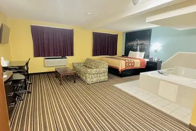 Photo 3 - Super 8 by Wyndham Warrenton