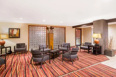 Photo 3 - Super 8 by Wyndham Brookings