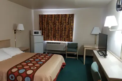 Photo 5 - Simple Rewards Inn