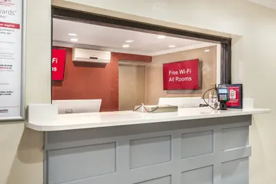 Photo 4 - Red Roof Inn Raleigh Northeast - Downtown