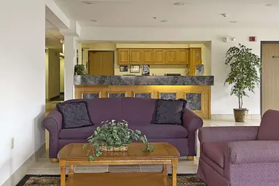 Photo 5 - Super 8 by Wyndham The Dalles OR