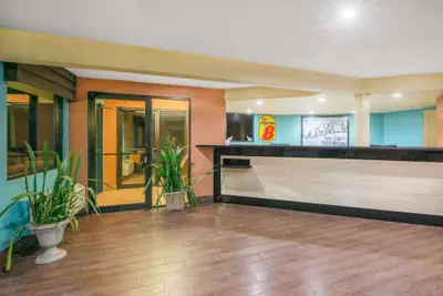 Photo 4 - Super 8 by Wyndham Tulsa/Route 66