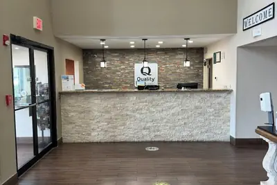 Photo 4 - Quality Inn & Suites Pine Bluff