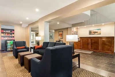 Photo 4 - Comfort Suites Eufaula North