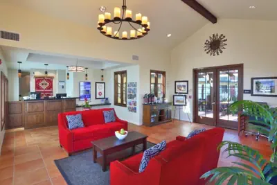 Photo 2 - Lamplighter Inn & Suites at SDSU