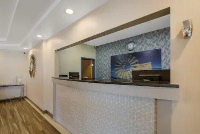Photo 3 - SureStay Plus Hotel by Best Western Topeka Northwest