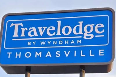 Photo 2 - Travelodge by Wyndham Thomasville AL