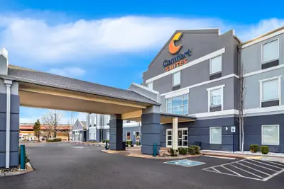 Photo 2 - Comfort Suites Goodlettsville Rivergate