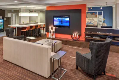 Photo 2 - Courtyard by Marriott Wichita East