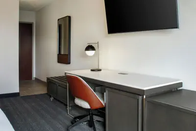 Photo 4 - Courtyard by Marriott Wichita East