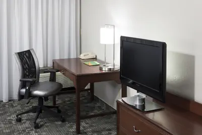 Photo 3 - Courtyard by Marriott Wichita East