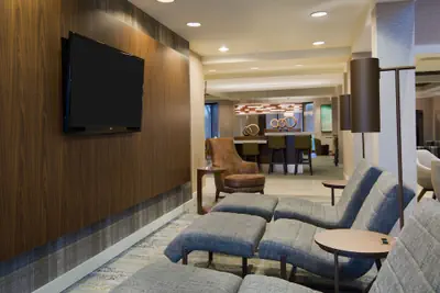 Photo 5 - Courtyard by Marriott Springfield Airport