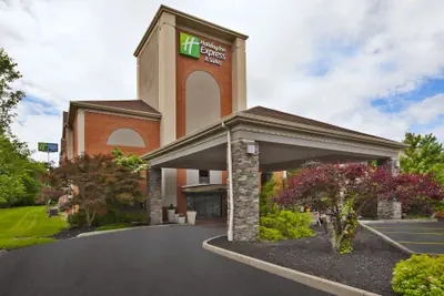 Photo 2 - Holiday Inn Express & Suites Milford by IHG