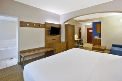 Photo 5 - Holiday Inn Express & Suites Milford by IHG