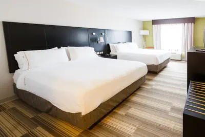 Photo 4 - Holiday Inn Express & Suites Shelbyville by IHG