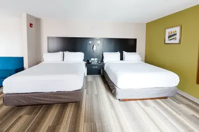 Photo 3 - Holiday Inn Express & Suites Shelbyville by IHG