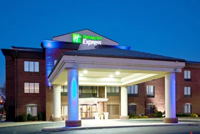 Photo 2 - Holiday Inn Express & Suites Shelbyville by IHG