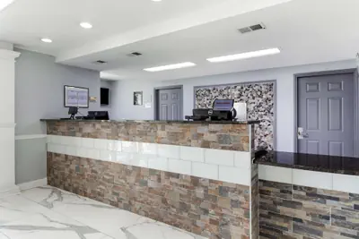 Photo 3 - Quality Inn Oak Ridge - Knoxville West