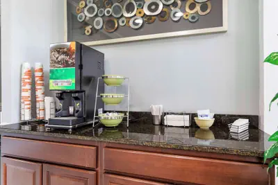 Photo 2 - Quality Inn Oak Ridge - Knoxville West