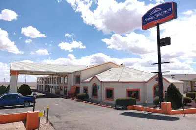 Photo 2 - Howard Johnson by Wyndham Holbrook