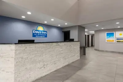 Photo 4 - Days Inn by Wyndham McDonough