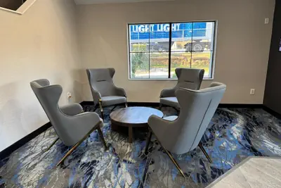 Photo 3 - Days Inn by Wyndham McDonough