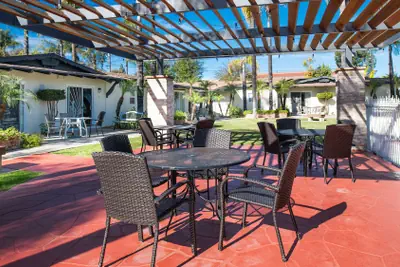 Photo 2 - Fallbrook Country Inn