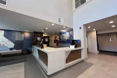 Photo 4 - Holiday Inn Express Hotel & Suites Berkeley by IHG